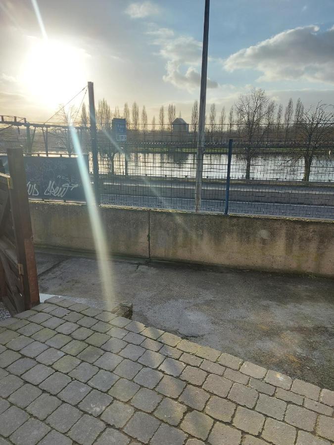 Appartement Rdc Plein Centre Avec Terrasse Vise Luaran gambar